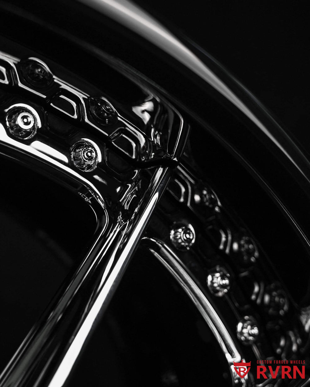 Close-up of RV-DC05 polished spokes and rim bolts for Mercedes-Benz C43 AMG