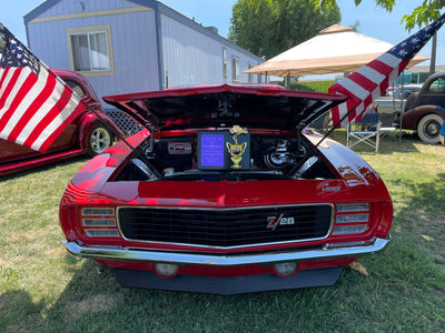 Quarter view of Camaro with DR08D chrome deep dish wheels, showcasing wheel-to-body alignment and aggressive appearance.