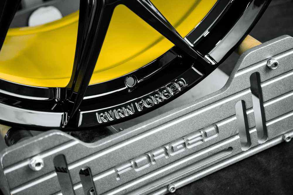 Gloss black spoke and barrel of RV-MR05 forged wheels