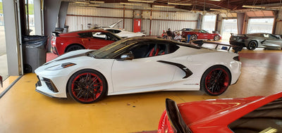 Machined finish on red and black forged wheel for Corvette C8 Z51, custom 20×9 and 21×12 setup, design your own wheels