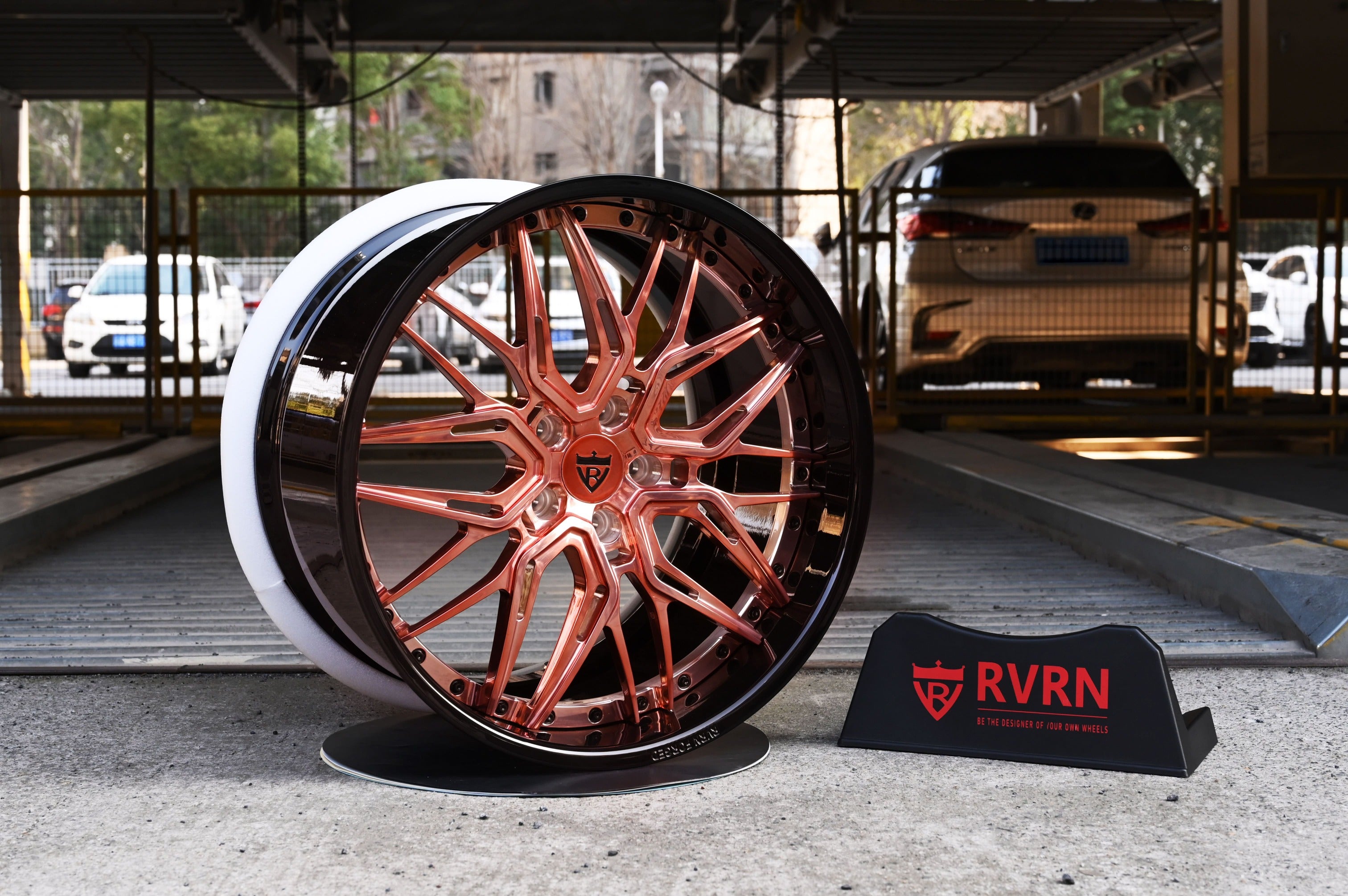 DEEP DISH 3-PIECE FORGED WHEELS RV-T081: ROSE GOLD RIMS