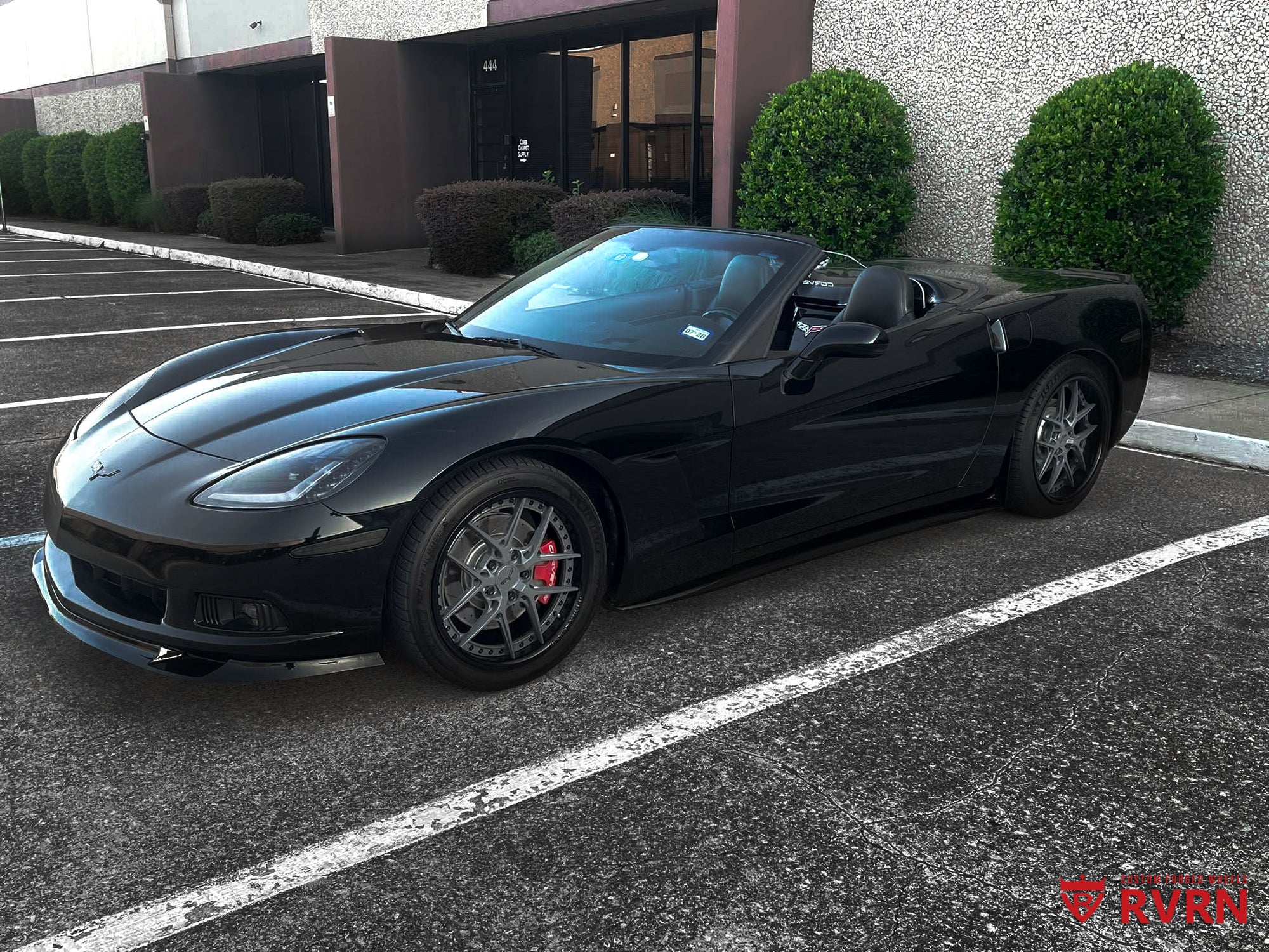Side profile of a 2007 Corvette featuring RV-DR08D custom forged wheels.