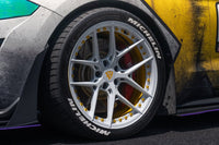 Close-up of RV-MR08 aggressive forged wheel directional design, deep concave finish