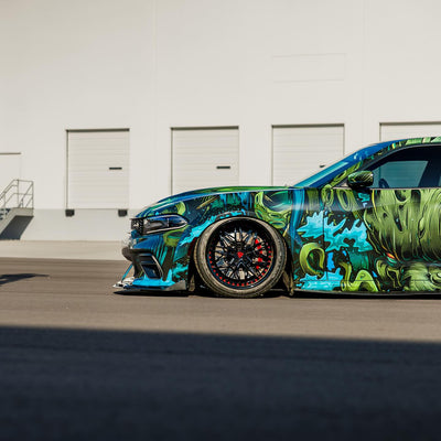 Detail shot of RV-T081 forged wheel with brushed face and polished lip on Charger Scatpack