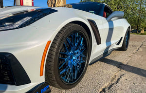 Corvette ZR1 with custom polished blue forged wheels, featuring a carbon fiber lip, showcasing RVRN RV-T081 design.